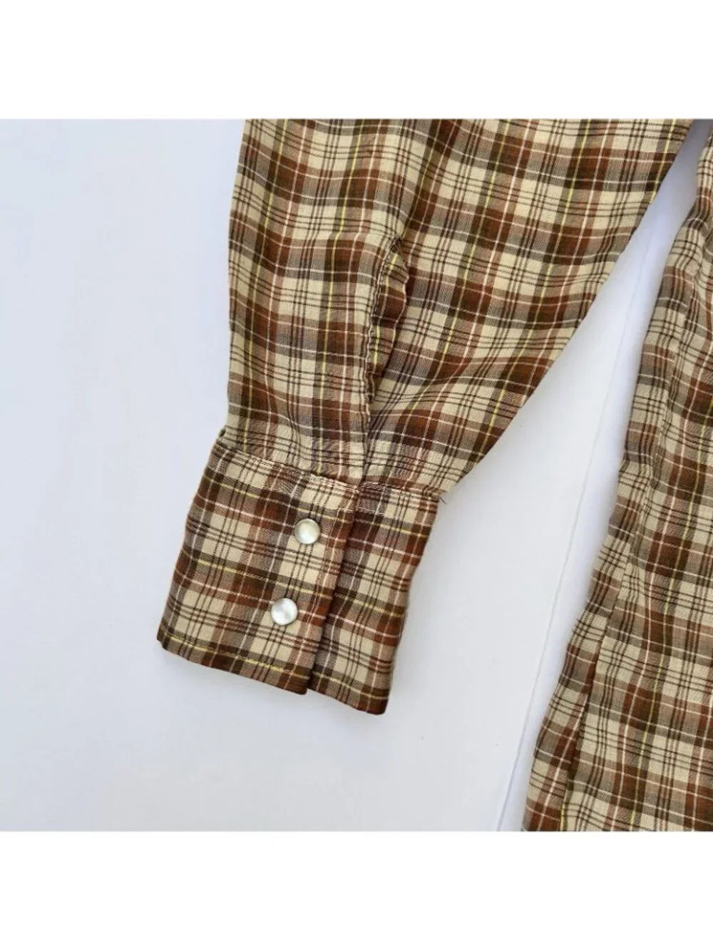 Vintage Levis Pearl Snap Button Brown Plaid Western Shirt Men’s Size Medium READ